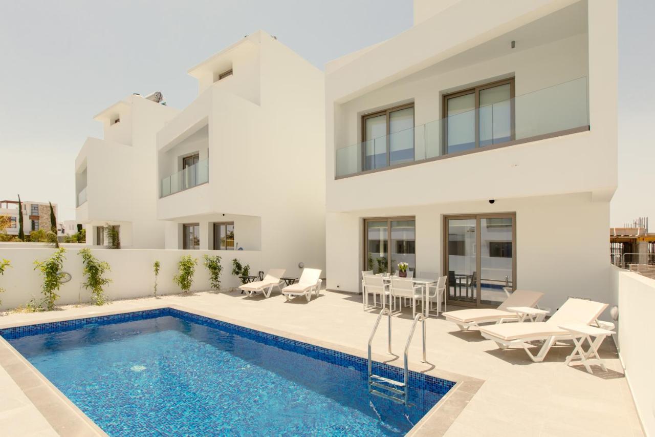 Palm Tree Villas Livadhia Luaran gambar