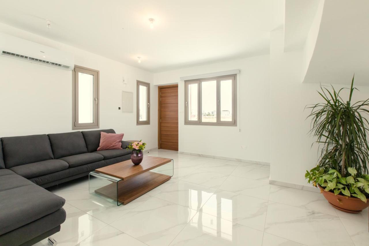 Palm Tree Villas Livadhia Luaran gambar