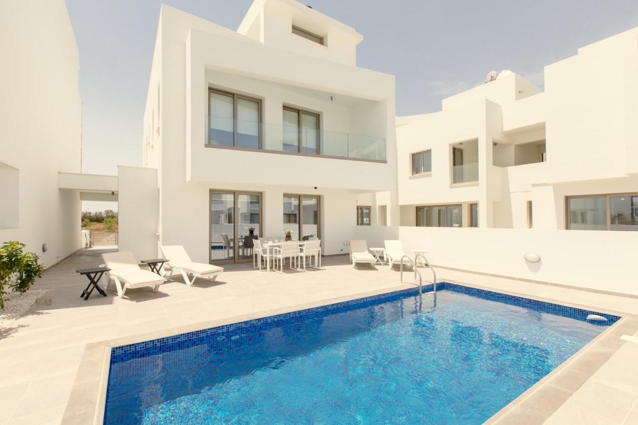 Palm Tree Villas Livadhia Luaran gambar