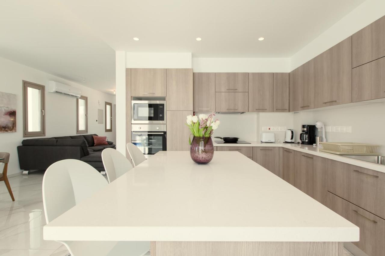 Palm Tree Villas Livadhia Luaran gambar