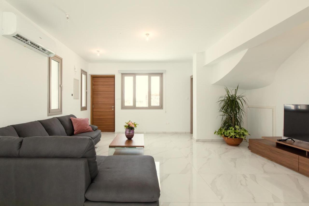 Palm Tree Villas Livadhia Luaran gambar