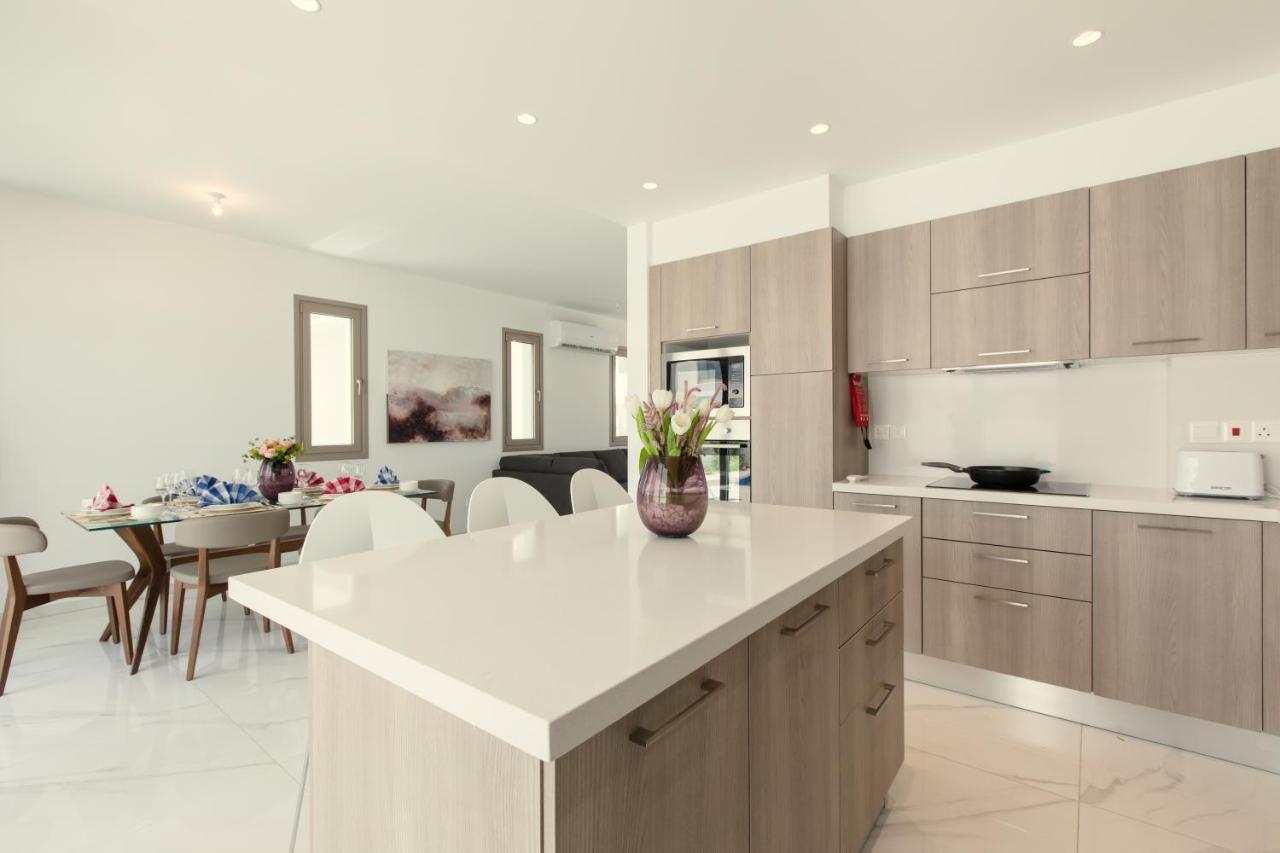 Palm Tree Villas Livadhia Luaran gambar